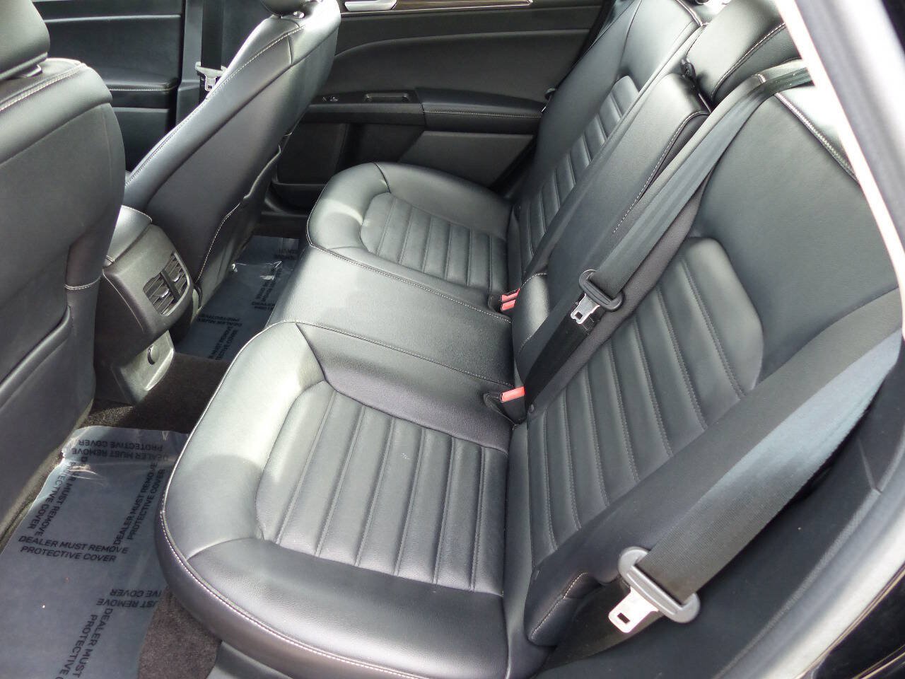 Used 2017 Ford Fusion SE w/ Fusion SE Technology Package FWD image 17