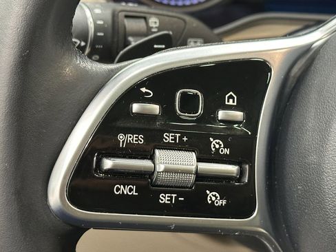 Used 2021 Mercedes-Benz GLC 300 image 27