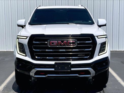 Used 2025 GMC Yukon XL AT4 w/ AT4 Premium Package AWD/4WD image 3