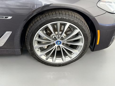 Used 2023 BMW 530e w/ Executive Package RWD image 32