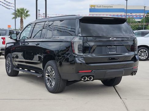 New 2026 Chevrolet Suburban Z71 w/ Comfort Package AWD/4WD image 4