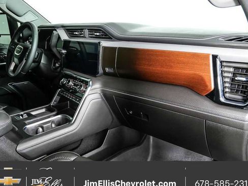 Used 2025 GMC Sierra 2500 Denali image 24