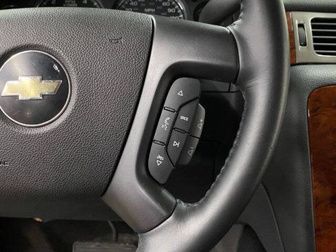 Used 2010 Chevrolet Suburban 2500 LT w/ Snow Plow Prep Package AWD/4WD image 24