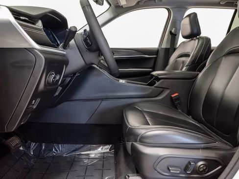Used 2023 Jeep Grand Cherokee Limited AWD/4WD image 12