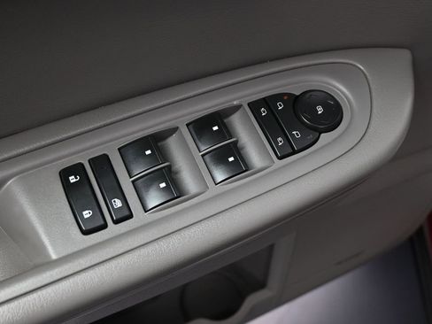 Used 2016 Chevrolet Traverse LT image 11