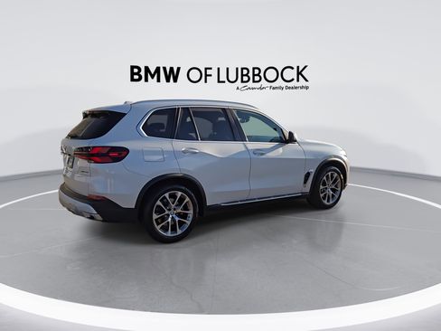 Used 2024 BMW X5 xDrive40i image 9