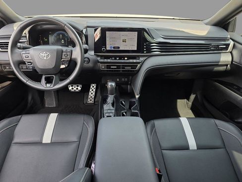 Used 2025 Toyota Camry SE w/ Convenience Package FWD image 9