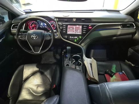 Used 2018 Toyota Camry XSE FWD image 5