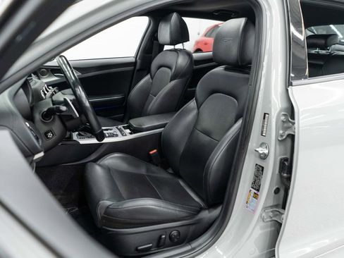 Used 2021 Kia Stinger GT1 image 9