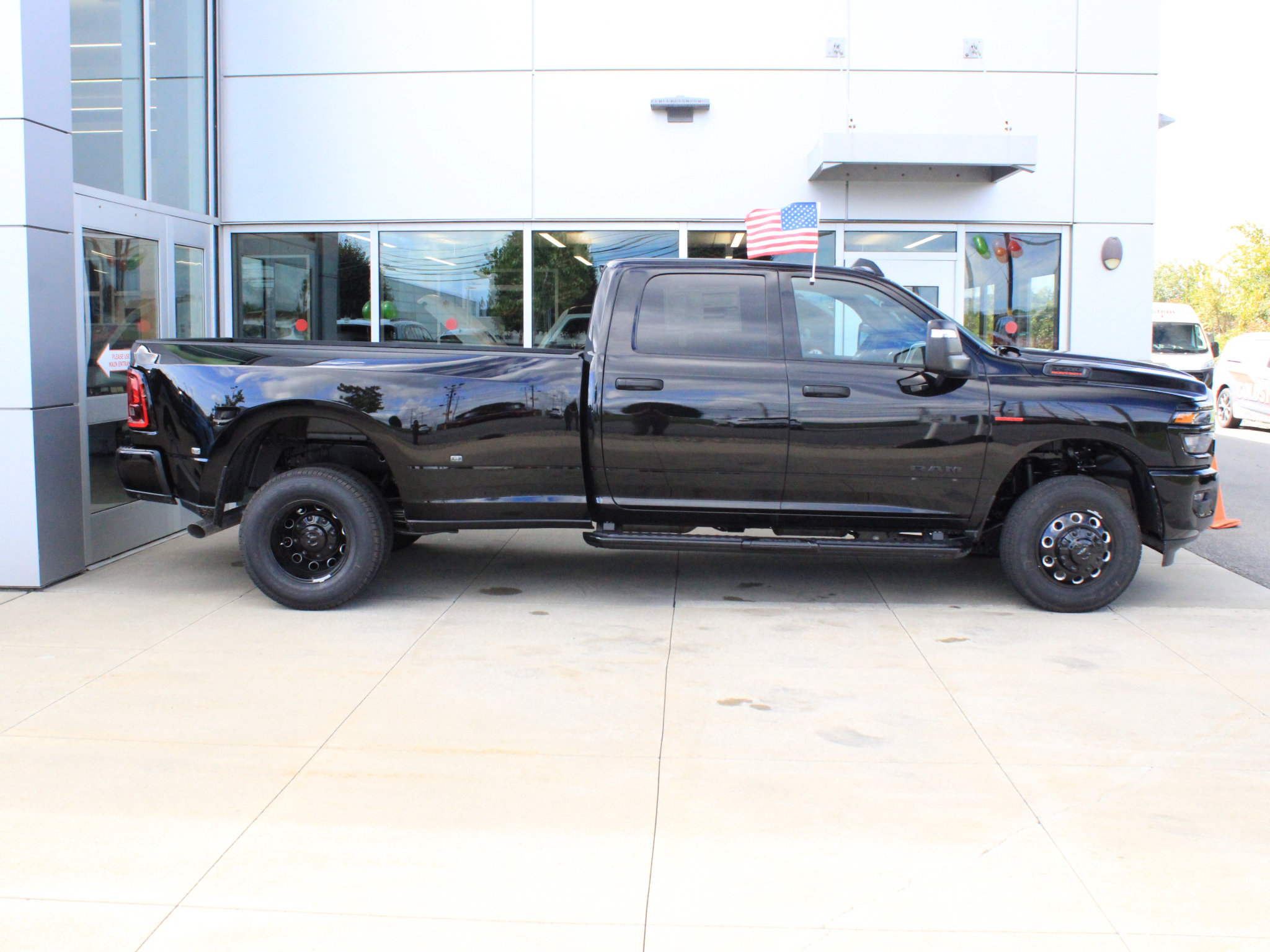 New 2027 RAM 3500 Big Horn AWD/4WD image 4