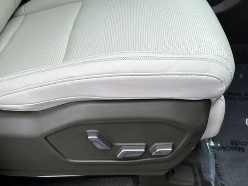 Used 2025 Hyundai Santa Fe Calligraphy AWD/4WD image 24