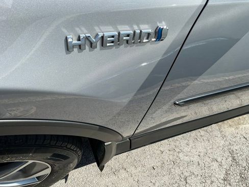 Used 2018 Toyota RAV4 XLE AWD/4WD image 1