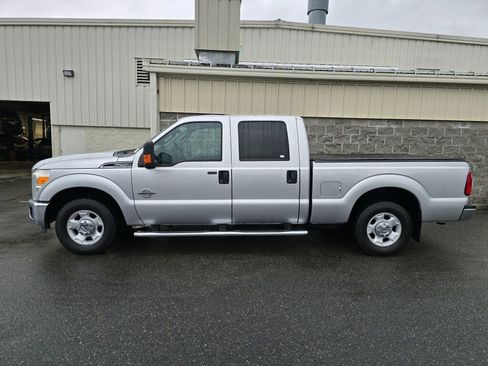 Used 2011 Ford F250 XLT w/ XLT Interior Pkg image 3