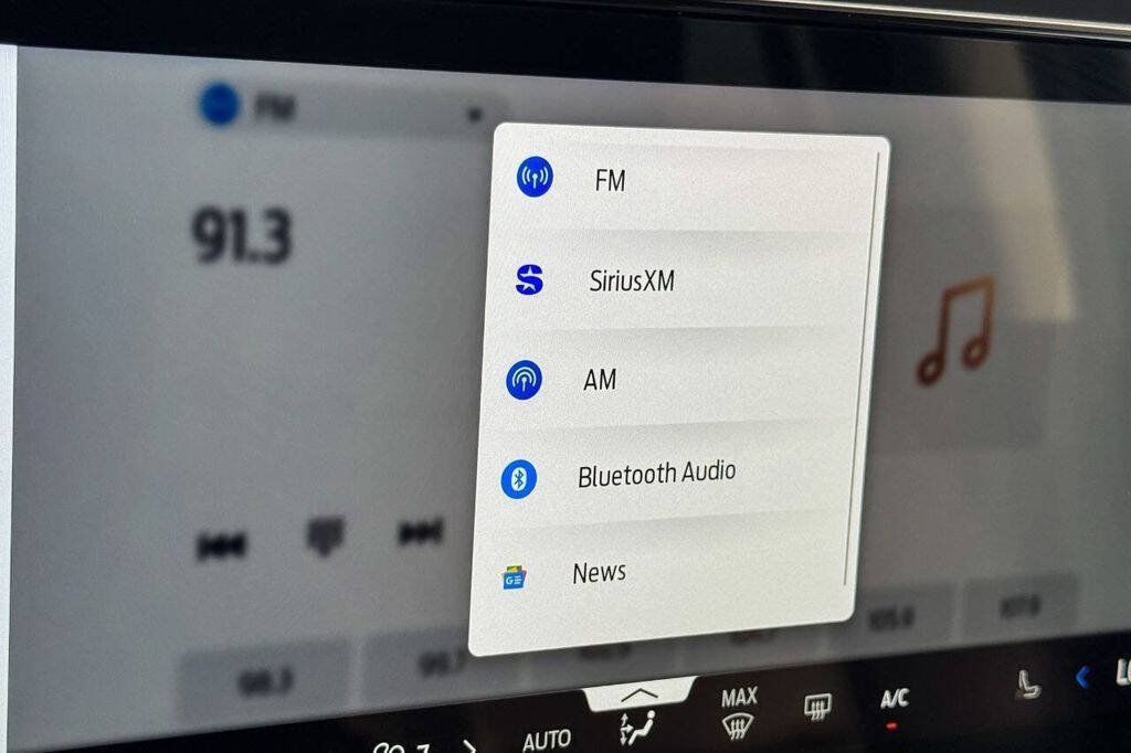 Used 2025 Ford Expedition Active AWD/4WD image 40