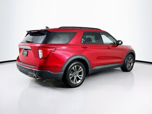 Used 2021 Ford Explorer XLT w/ Equipment Group 202A image 9