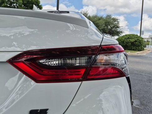 Used 2022 Toyota Camry SE FWD image 24