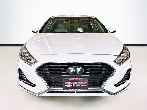Used 2018 Hyundai Sonata Limited w/ Limited Ultimate Package 03 FWD image 4