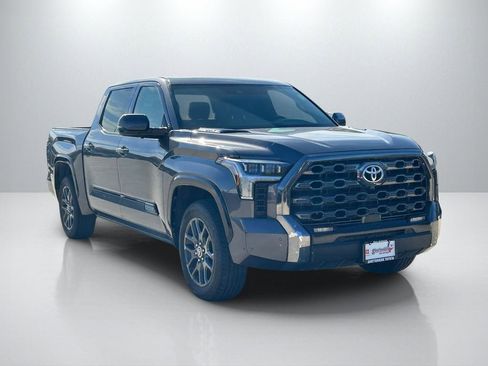 Used 2022 Toyota Tundra Platinum image 3