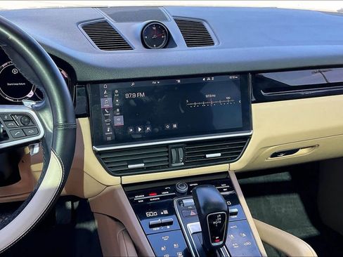 Used 2019 Porsche Cayenne image 6