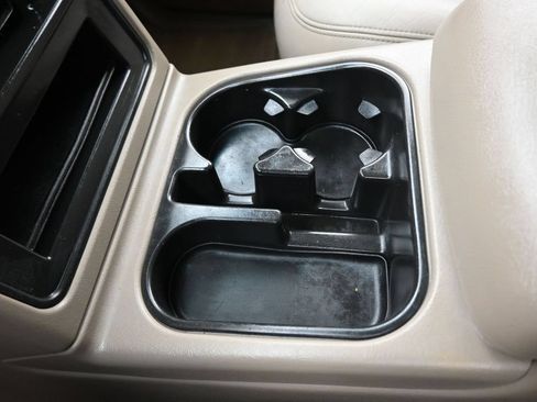 Used 2005 Chevrolet Suburban Z71 w/ Preferred Equipment Group AWD/4WD image 19