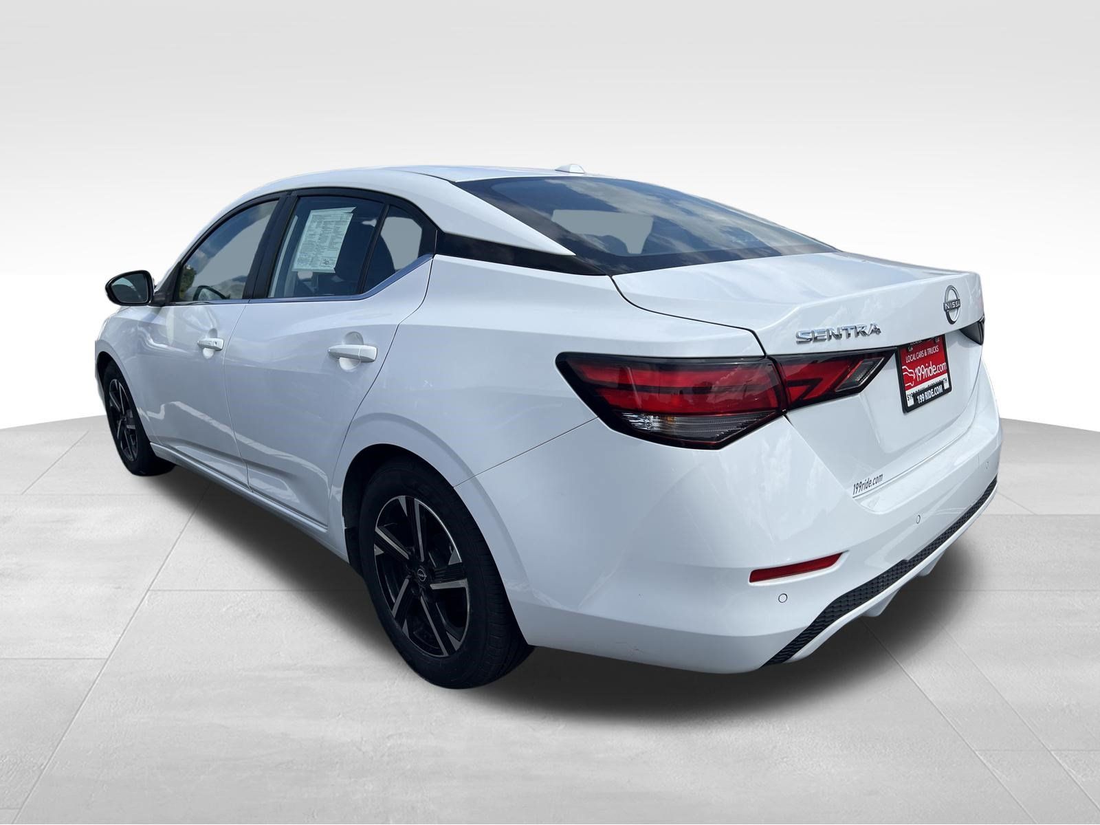 Used 2024 Nissan Sentra SV FWD image 4