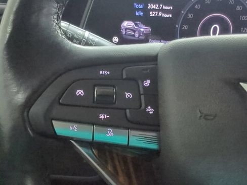 Used 2022 Cadillac Escalade Luxury w/ LPO, Floor Liner Package AWD/4WD image 15