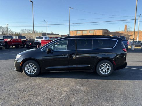 Used 2022 Chrysler Pacifica Touring-L image 22