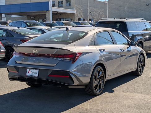 New 2026 Hyundai Elantra SEL Sport FWD image 4