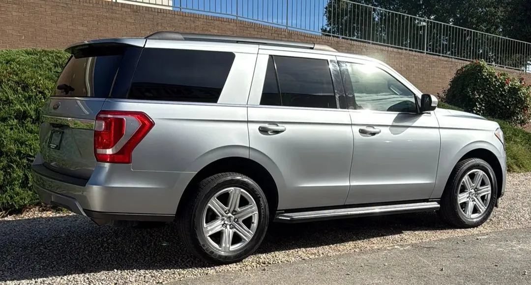 Used 2020 Ford Expedition XLT w/ Equipment Group 202A RWD image 6