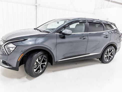 Used 2023 Kia Sportage EX FWD image 3