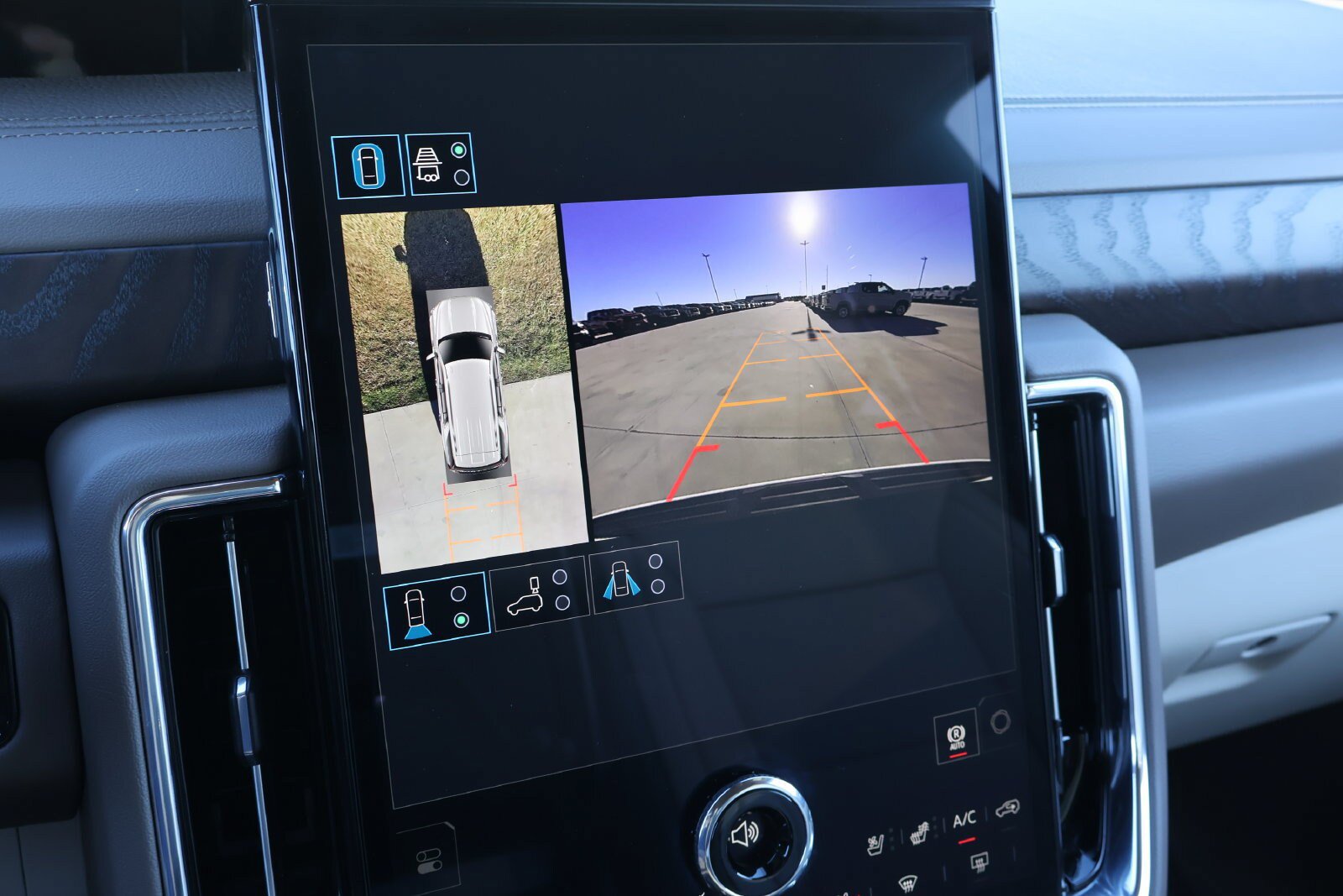 New 2026 GMC Yukon Denali w/ Sun & Power Step Package AWD/4WD image 29