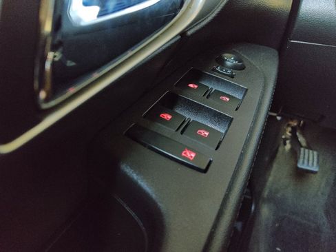 Used 2017 GMC Terrain SLE FWD image 27