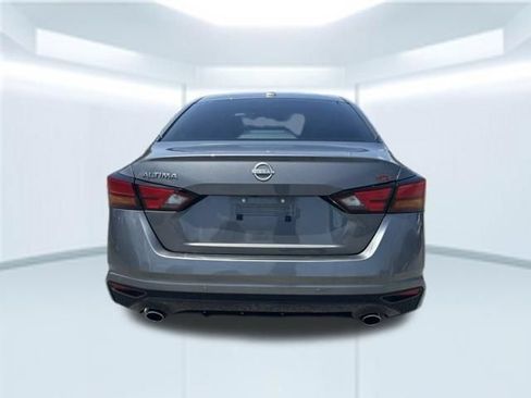 Used 2025 Nissan Altima 2.5 SR FWD image 7
