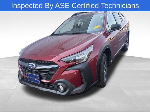 Used 2025 Subaru Outback Premium AWD/4WD image 2