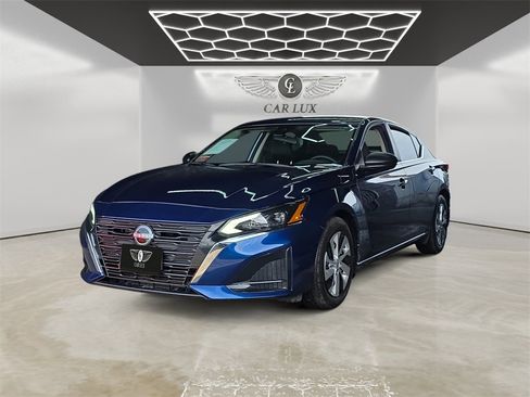 Used 2024 Nissan Altima 2.5 S image 1
