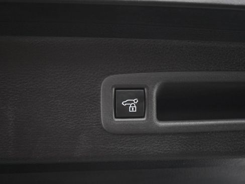 Used 2026 Toyota Sienna AWD image 19