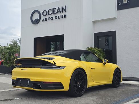 Used 2022 Porsche 911 Carrera w/ Premium Package image 4