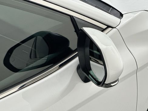 Used 2024 Toyota Camry SE w/ Convenience Package image 10