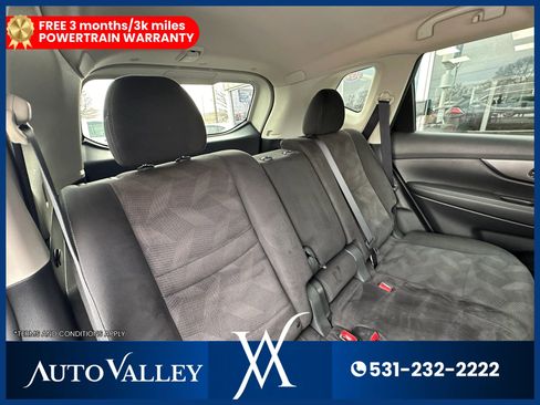 Used 2015 Nissan Rogue SV image 25