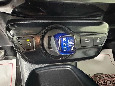 Used 2021 Toyota Prius LE image 21