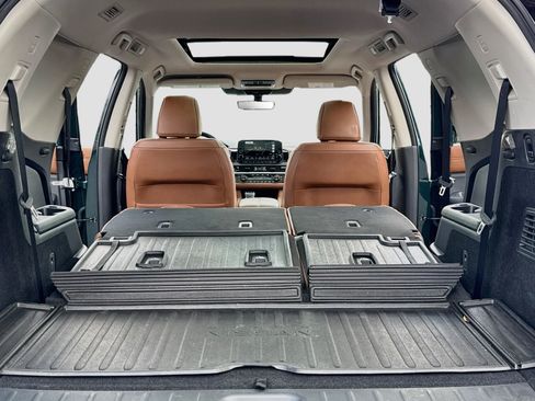 Certified 2025 Nissan Pathfinder Platinum w/ Cargo Package AWD/4WD image 23