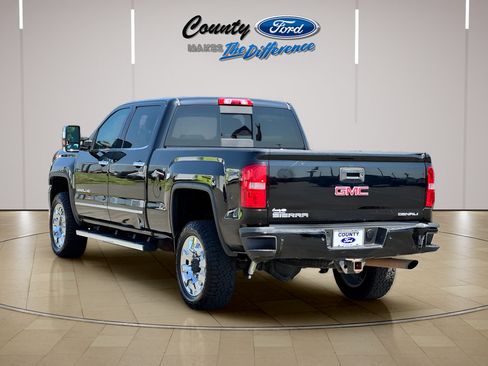 Used 2015 GMC Sierra 2500 Denali w/ Suspension Package, Off-Road AWD/4WD image 7