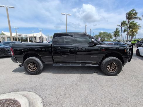 Used 2022 RAM 2500 Big Horn w/ Night Edition AWD/4WD image 4