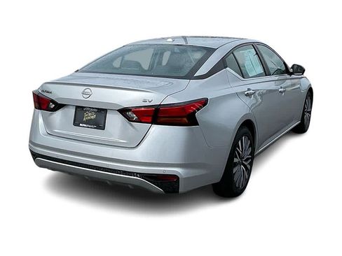 Used 2024 Nissan Altima 2.5 SV FWD image 6