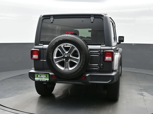 Used 2022 Jeep Wrangler Unlimited Sahara image 5