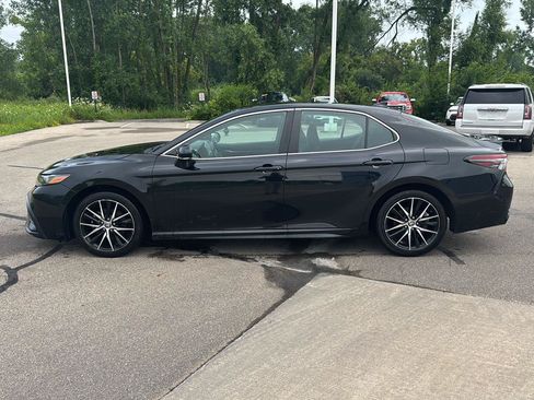 Used 2024 Toyota Camry SE FWD image 2