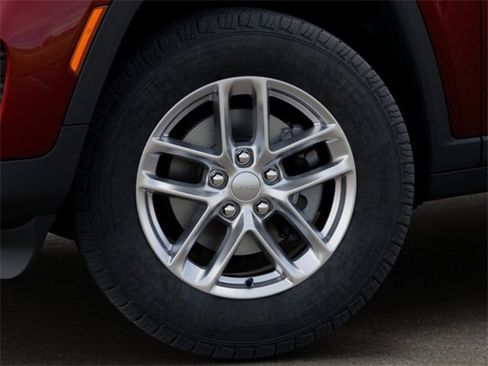 New 2025 Jeep Grand Cherokee Laredo X w/ Luxury Tech Group I image 8