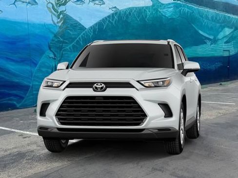 New 2026 Toyota Grand Highlander XLE FWD image 3