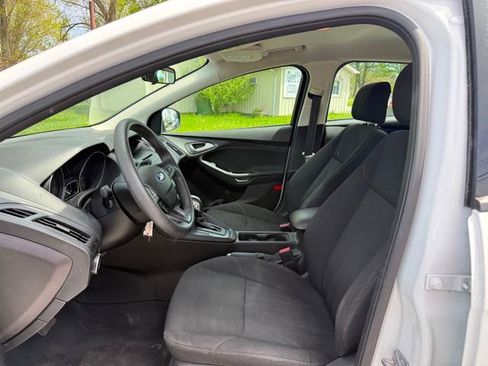 Used 2016 Ford Focus SE FWD image 7