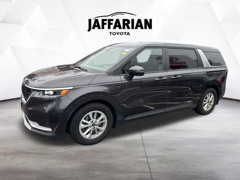 Used 2022 Kia Carnival LX image 6